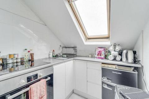 1 bedroom flat for sale, 23 Yerbury Road, London N19