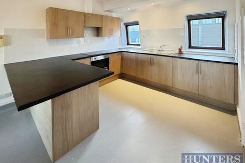 3 bedroom apartment to rent, High Street, Chatham, ME4 4EP