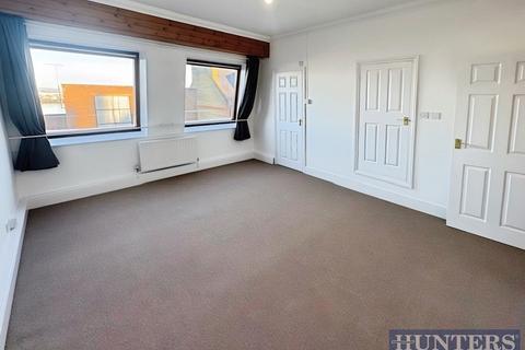 3 bedroom apartment to rent, High Street, Chatham, ME4 4EP
