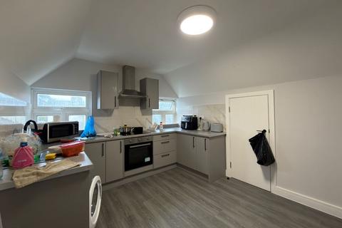 6 bedroom house of multiple occupation for sale, 25 Julien Court Road, Braintree, Essex, CM7 9BN