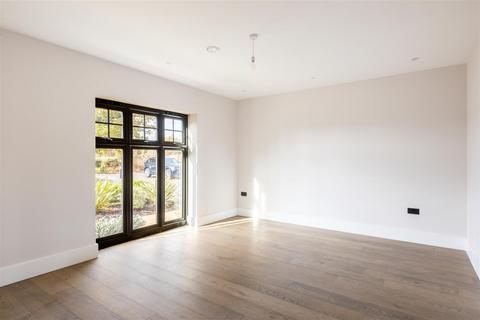 undefined, Kings Mill Lane, South Nutfield
