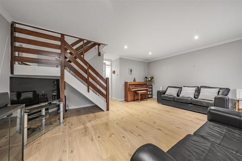 3 bedroom terraced house for sale, Wych Elms, Park Street, St. Albans