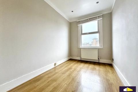 3 bedroom flat to rent, 10 Manor Park Parade, London, SE13