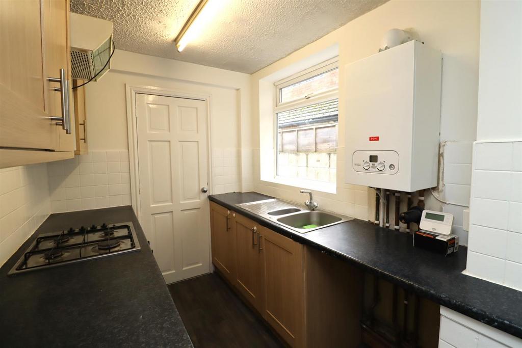 Kitchen1.JPG