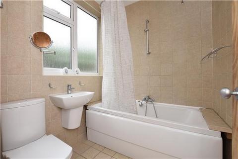 1 bedroom maisonette to rent, Leith Close, NW9