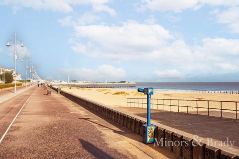 undefined, Kirkley Cliff, Lowestoft, NR33
