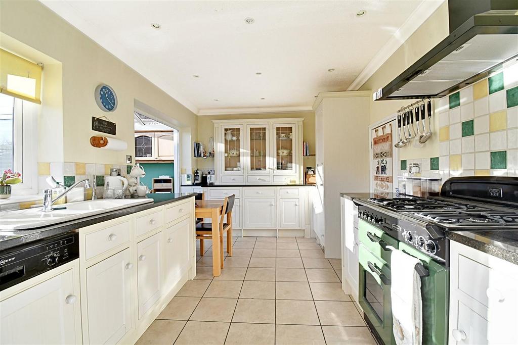 Kitchen 4.jpg