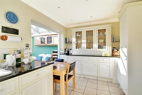 3 bedroom end of terrace house for sale, Calton Avenue, Hertford SG14