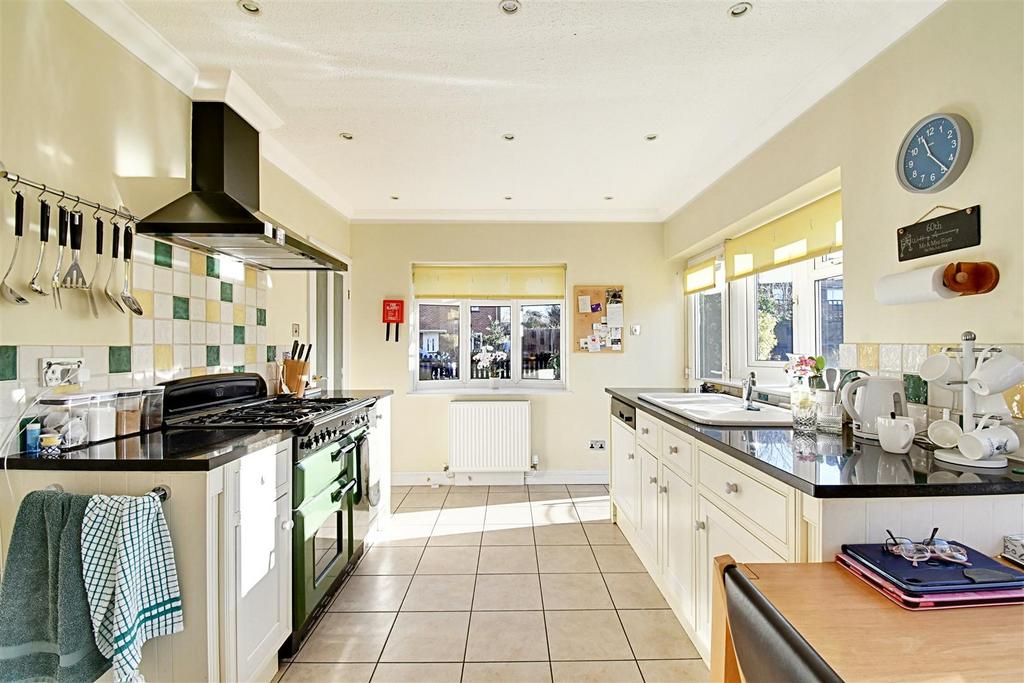 Kitchen 1.jpg