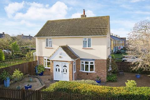 3 bedroom end of terrace house for sale, Calton Avenue, Hertford SG14