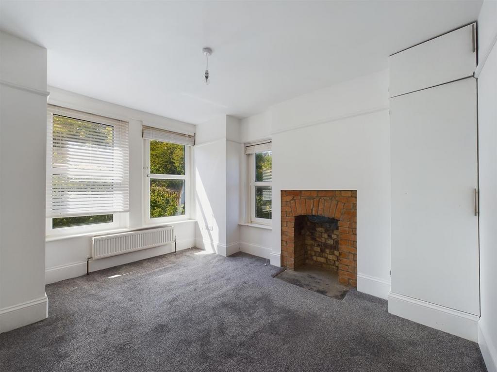Bedroom 1.jpg
