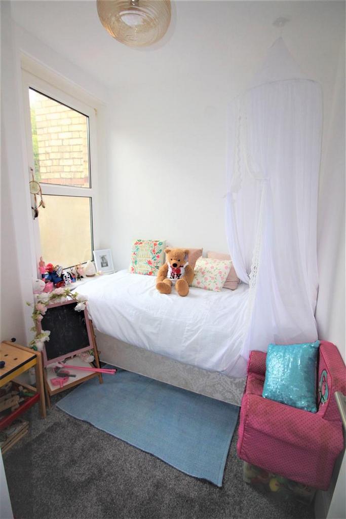 Bedroom 2.JPG