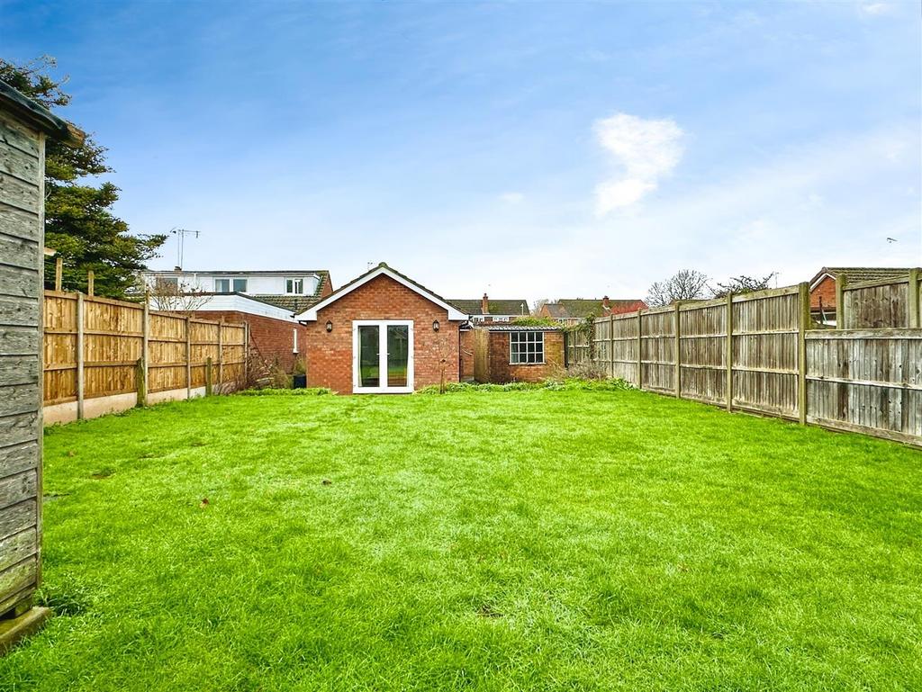 Garden to house
