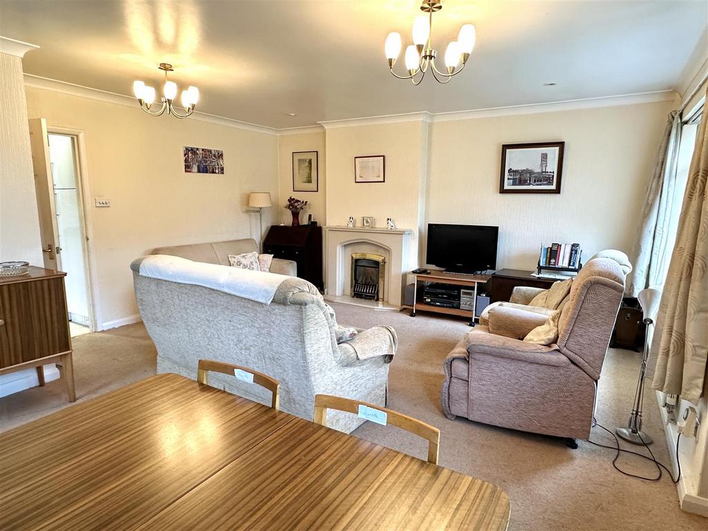 Living room/dining