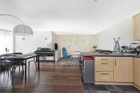 2 bedroom flat to rent, Longstone Court, 22 Great Dover Street, London, SE1