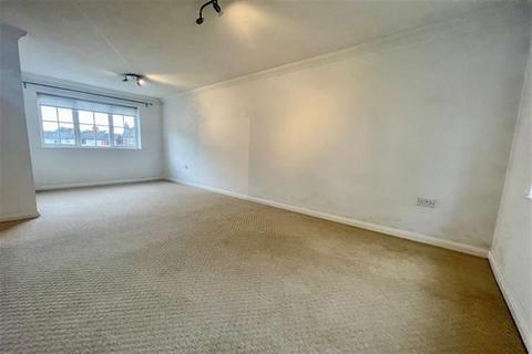 2 bedroom ground floor flat to rent, The Yard, Braintree, CM7