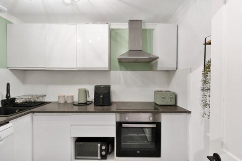2 bedroom flat to rent, Temple Park Crescent, Polwarth, Edinburgh, EH11