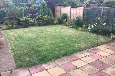 3 bedroom semi-detached house to rent, Hugh Road, Smethwick