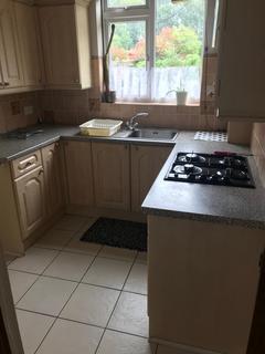 3 bedroom semi-detached house to rent, Hugh Road, Smethwick