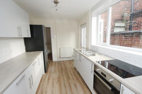 2 bedroom terraced house to rent, Mercer Street, Newton-Le-Willows, WA12