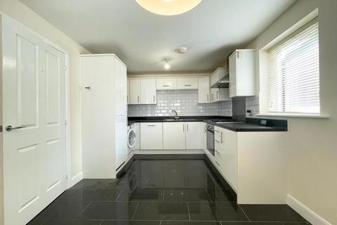 3 bedroom end of terrace house to rent, Quinn Meadows, Oxley Park