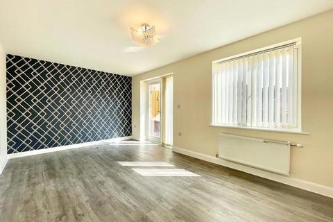 3 bedroom end of terrace house to rent, Quinn Meadows, Oxley Park