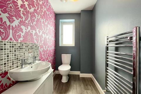 3 bedroom end of terrace house to rent, Quinn Meadows, Oxley Park