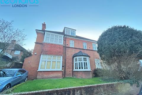 1 bedroom flat to rent, Claremont Gardens, Surbiton