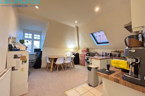 1 bedroom flat to rent, Claremont Gardens, Surbiton