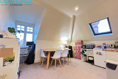 1 bedroom flat to rent, Claremont Gardens, Surbiton