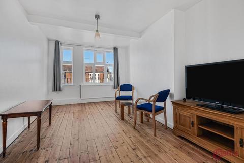1 bedroom flat to rent, Newland House, Hornsey, N8