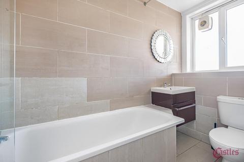 1 bedroom flat to rent, Newland House, Hornsey, N8