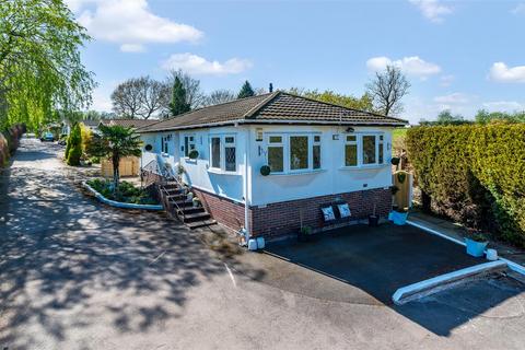 2 bedroom mobile home for sale, Hillside, Lymm WA13