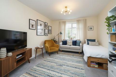 4 bedroom semi-detached house for sale, Manor Way, Harrow, HA2