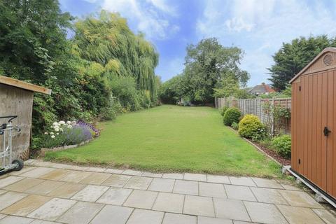 4 bedroom semi-detached house for sale, Manor Way, Harrow, HA2