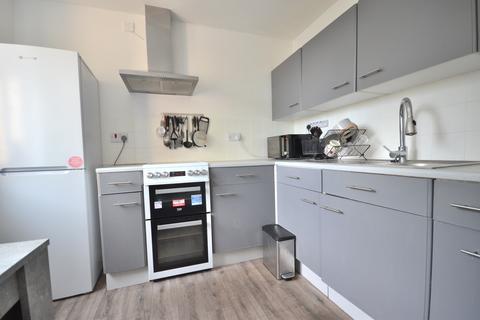 2 bedroom flat to rent, Beverley Road, Hull HU5