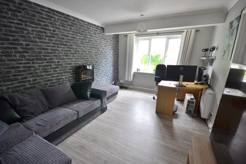 2 bedroom flat to rent, Beverley Road, Hull HU5