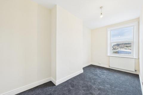 4 bedroom terraced house to rent, Bolton Hall Road, Bradford