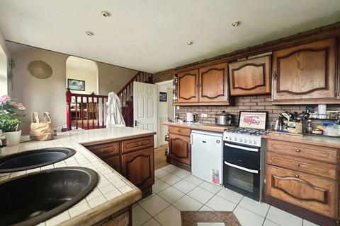 4 bedroom chalet for sale, Hillview Road, Hythe, Southampton, Hampshire, SO45 5GN
