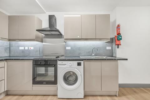 2 bedroom flat to rent, Clapham Park Road, London, SW4