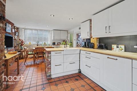 4 bedroom character property for sale, Church Street, Rochester