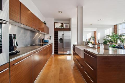 2 bedroom flat for sale, Green Walk, London, SE1
