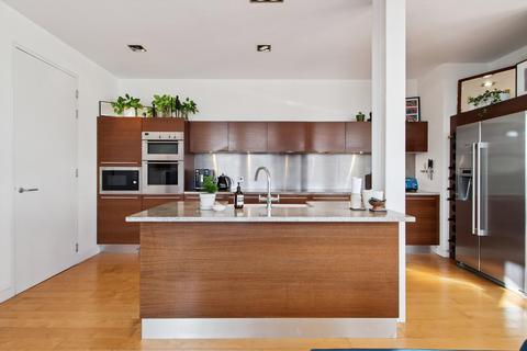 2 bedroom flat for sale, Green Walk, London, SE1