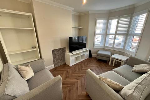 2 bedroom terraced house to rent, Palmeira Road, Bexleyheath