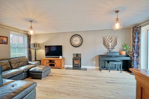 4 bedroom detached house for sale, Devoke Close, Stukeley Meadows, Huntingdon, PE29