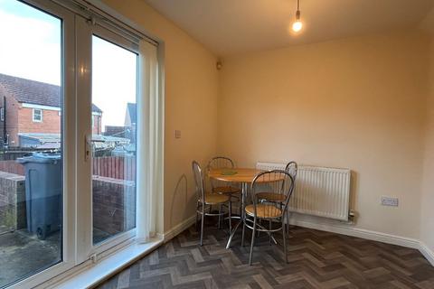 2 bedroom townhouse for sale, Beanland Gardens, Wibsey, Bradford, BD6