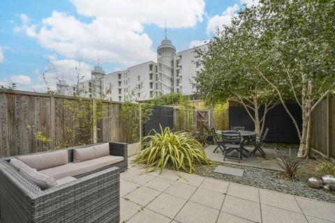 3 bedroom end of terrace house for sale, Starboard Way, Royal Docks, London, E16