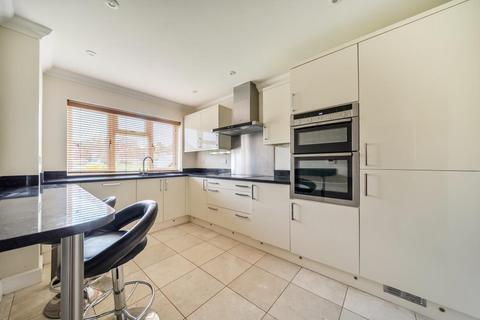 undefined, Ashford,  Middlesex,  TW15