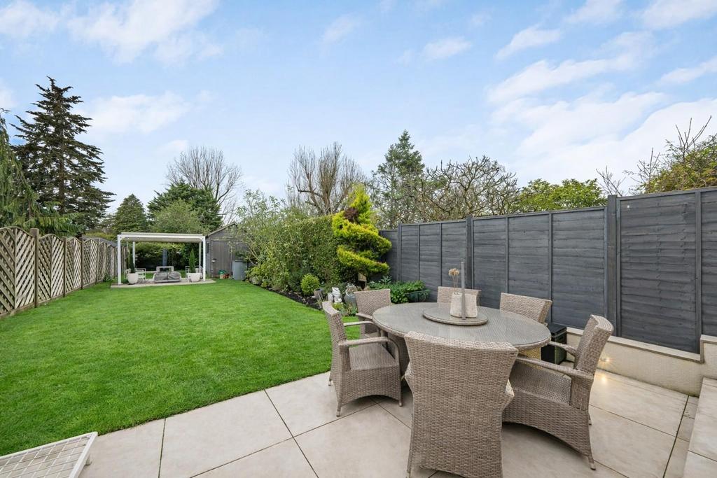 130 Radlett Road - Garden.jpg