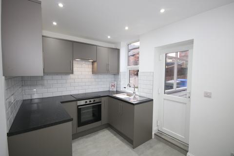 3 bedroom terraced house to rent, Hawkshead Road, Sheffield S4